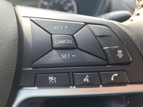 Certified 2025 Nissan Sentra SR FWD image 23