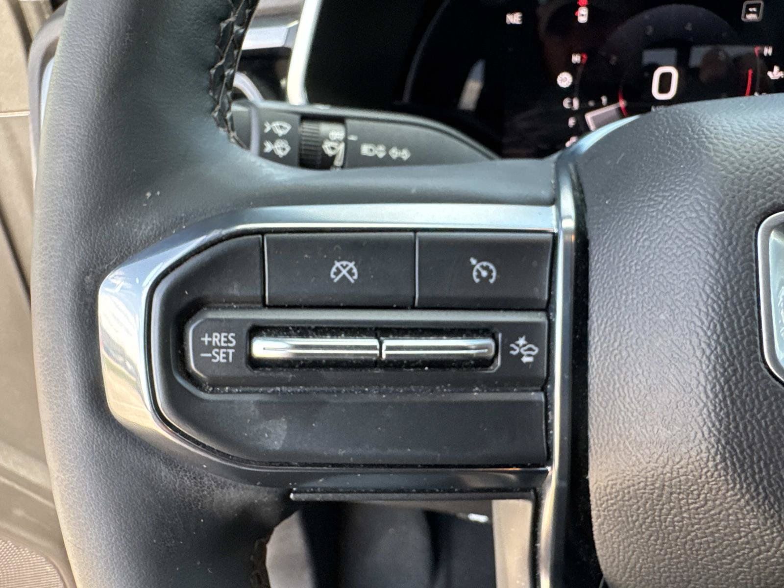 Used 2023 GMC Canyon AT4 w/ AT4 Premium Package AWD/4WD image 37