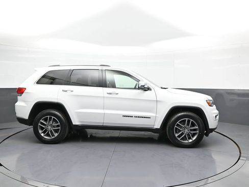 Used 2018 Jeep Grand Cherokee Limited AWD/4WD image 5