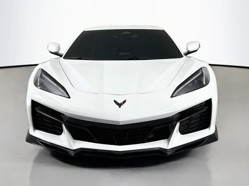 Used 2025 Chevrolet Corvette Z06 RWD image 6