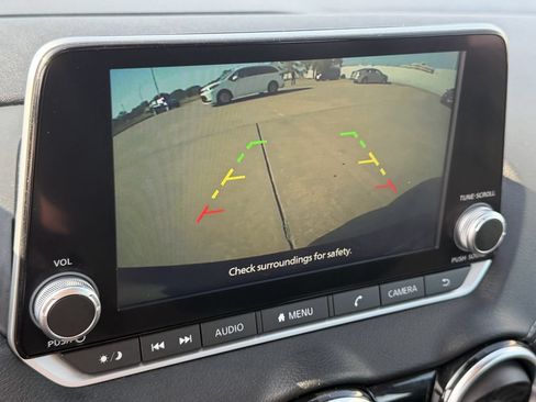 Used 2025 Nissan Sentra SV FWD image 18
