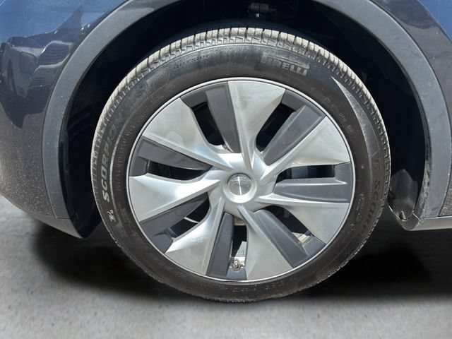 Used 2024 Tesla Model Y Long Range AWD/4WD image 10
