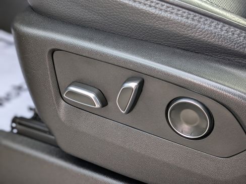 Used 2024 GMC Yukon Denali w/ Denali Reserve Package image 40