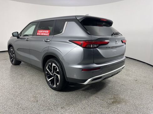 Used 2024 Mitsubishi Outlander SE image 10