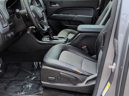 Used 2018 Chevrolet Colorado Z71 AWD/4WD image 17