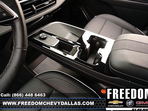 Used 2025 Buick Enclave Preferred image 29