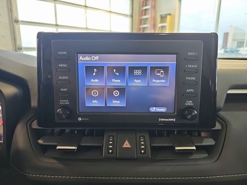 Used 2021 Toyota RAV4 XLE Premium image 21