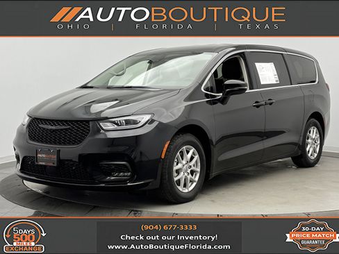 Used 2024 Chrysler Pacifica Touring-L image 1