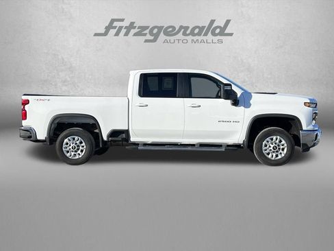 Used 2025 Chevrolet Silverado 2500 LT w/ Convenience Package AWD/4WD image 3