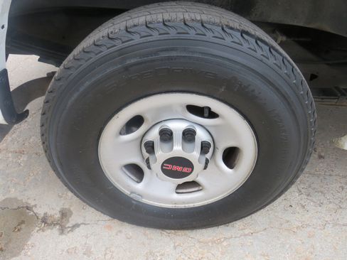 Used 2018 GMC Savana 2500 w/ Driver Convenience Package image 30