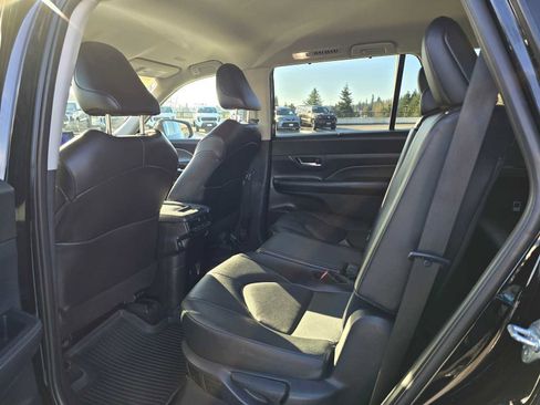 Used 2024 Toyota Grand Highlander XLE image 20
