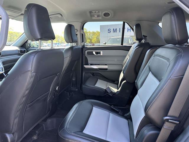 Used 2023 Ford Explorer XLT w/ Equipment Group 202A AWD/4WD image 30