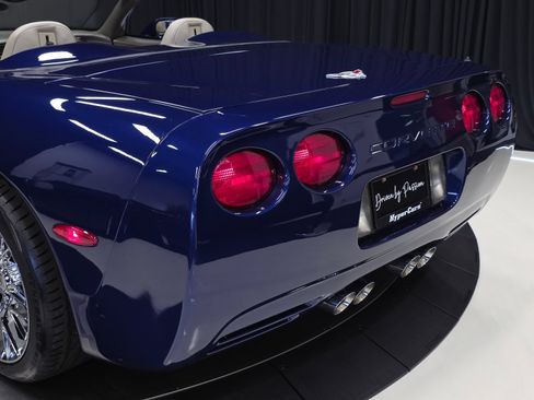 Used 2004 Chevrolet Corvette Convertible w/ Preferred Equipment Group RWD image 43