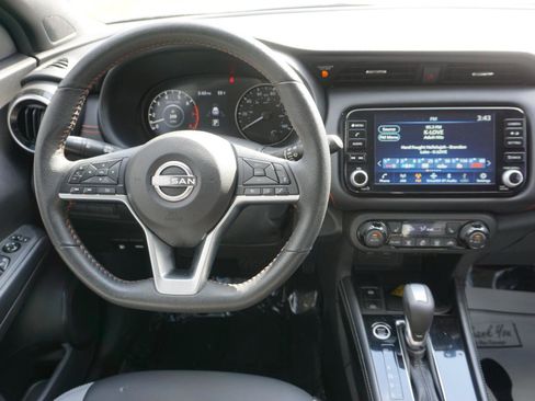 Used 2024 Nissan Kicks SR w/ SR Premium Package FWD image 9