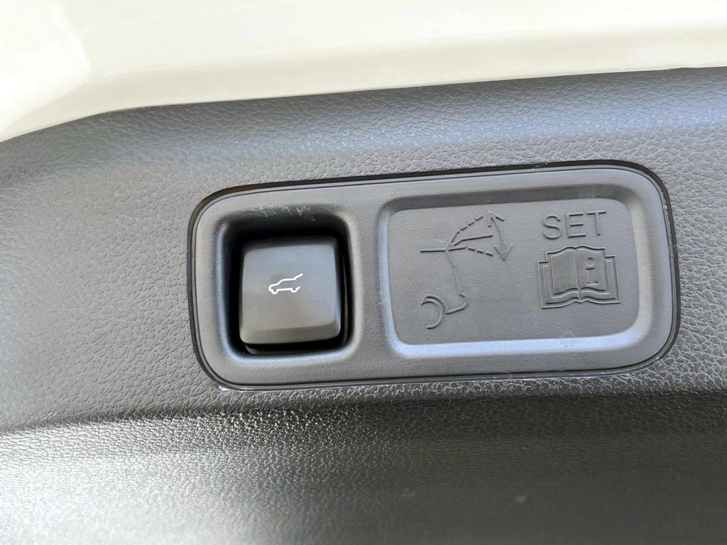 Used 2024 Ford Expedition Max Platinum AWD/4WD image 13
