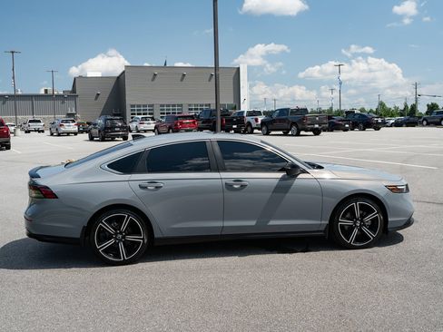 Used 2023 Honda Accord Sport image 11