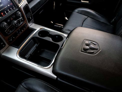 Used 2018 RAM 1500 Laramie w/ Convenience Group AWD/4WD image 24