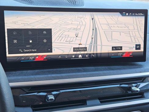 Used 2025 BMW X7 xDrive40i w/ Premium Package image 13