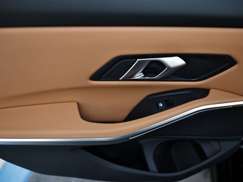 New 2025 BMW 330i xDrive Sedan w/ Convenience Package image 22