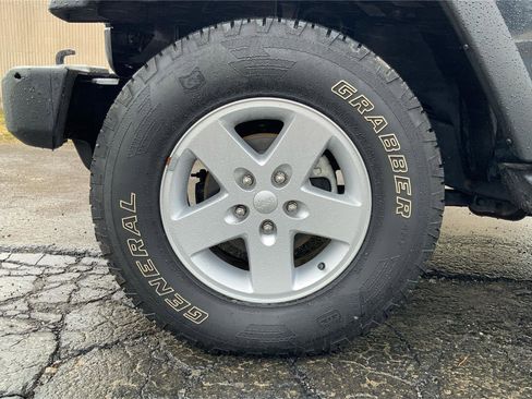 Used 2018 Jeep Wrangler Unlimited Sport S image 23