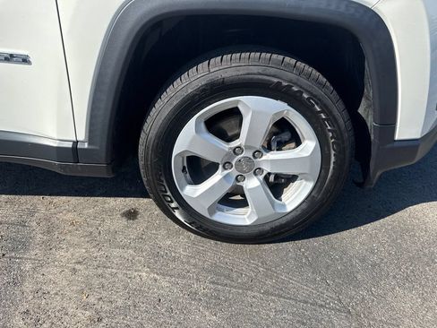 Certified 2021 Jeep Compass Latitude w/ Sun and Sound Group AWD/4WD image 15