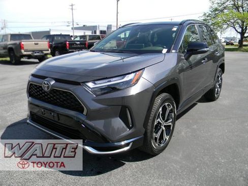 Used 2025 Toyota RAV4 XSE w/ Weather Package AWD/4WD image 5