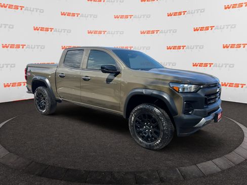 Used 2023 Chevrolet Colorado Trail Boss w/ Technology Package image 7