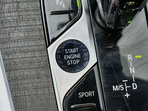 Used 2024 BMW ALPINA XB7 AWD/4WD image 21