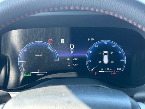 Used 2025 Toyota Sienna XSE FWD image 36