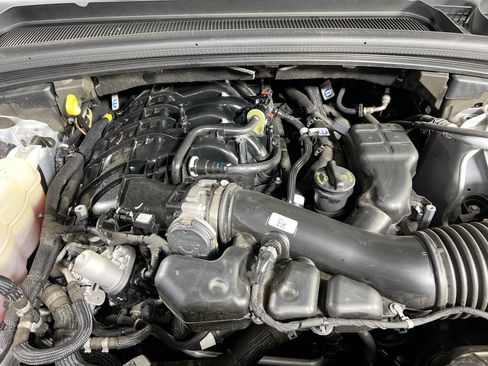 Used 2023 Jeep Grand Cherokee L Limited AWD/4WD image 31