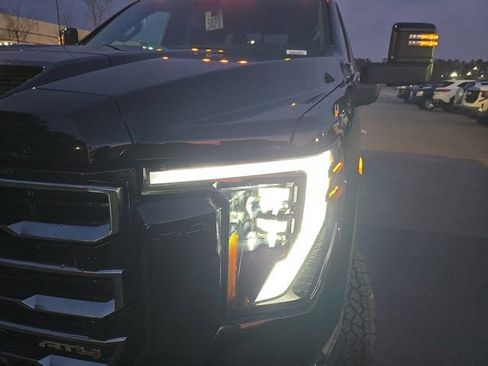 Used 2025 GMC Sierra 2500 AT4 w/ AT4 Premium Plus Package image 31