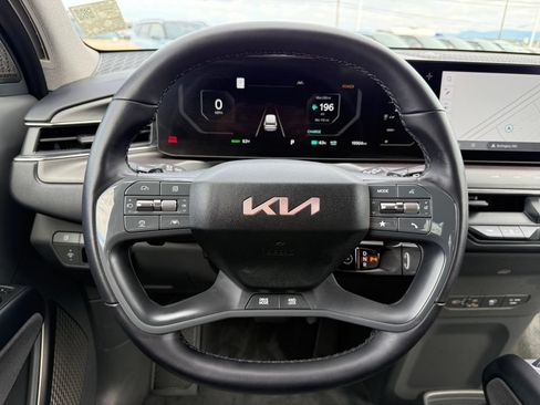Certified 2024 Kia EV9 Land w/ Towing Package AWD/4WD image 24