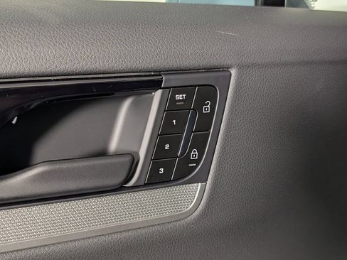 New 2026 Porsche Cayenne Coupe AWD/4WD image 25