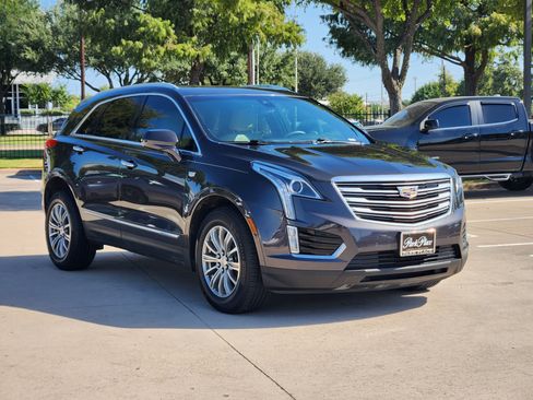 Used 2018 Cadillac XT5 Luxury w/ Driver Awareness Package FWD image 2