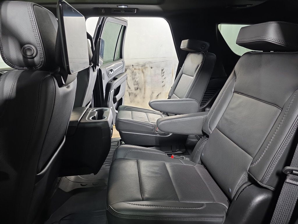 Used 2024 GMC Yukon Denali w/ Advanced Technology Package AWD/4WD image 14
