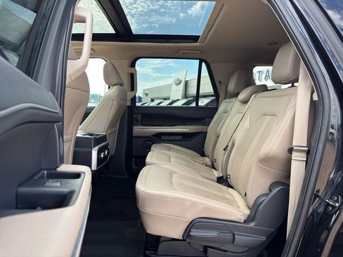 Used 2023 Ford Expedition Max Limited image 18