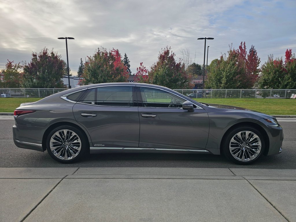 Used 2018 Lexus LS 500h AWD w/ Luxury Package image 8