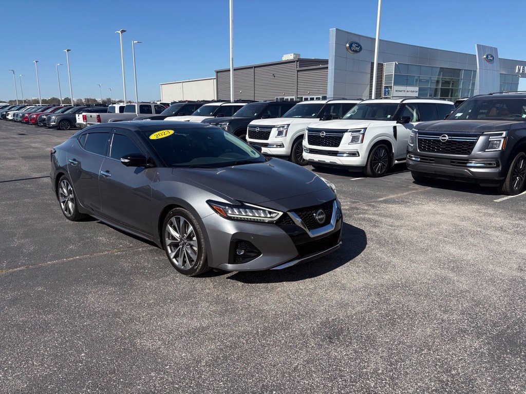 Used 2023 Nissan Maxima Platinum w/ Sport Mat Group FWD image 2