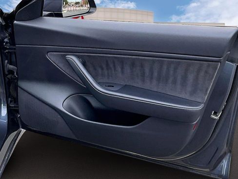 Used 2021 Tesla Model 3 Long Range image 23