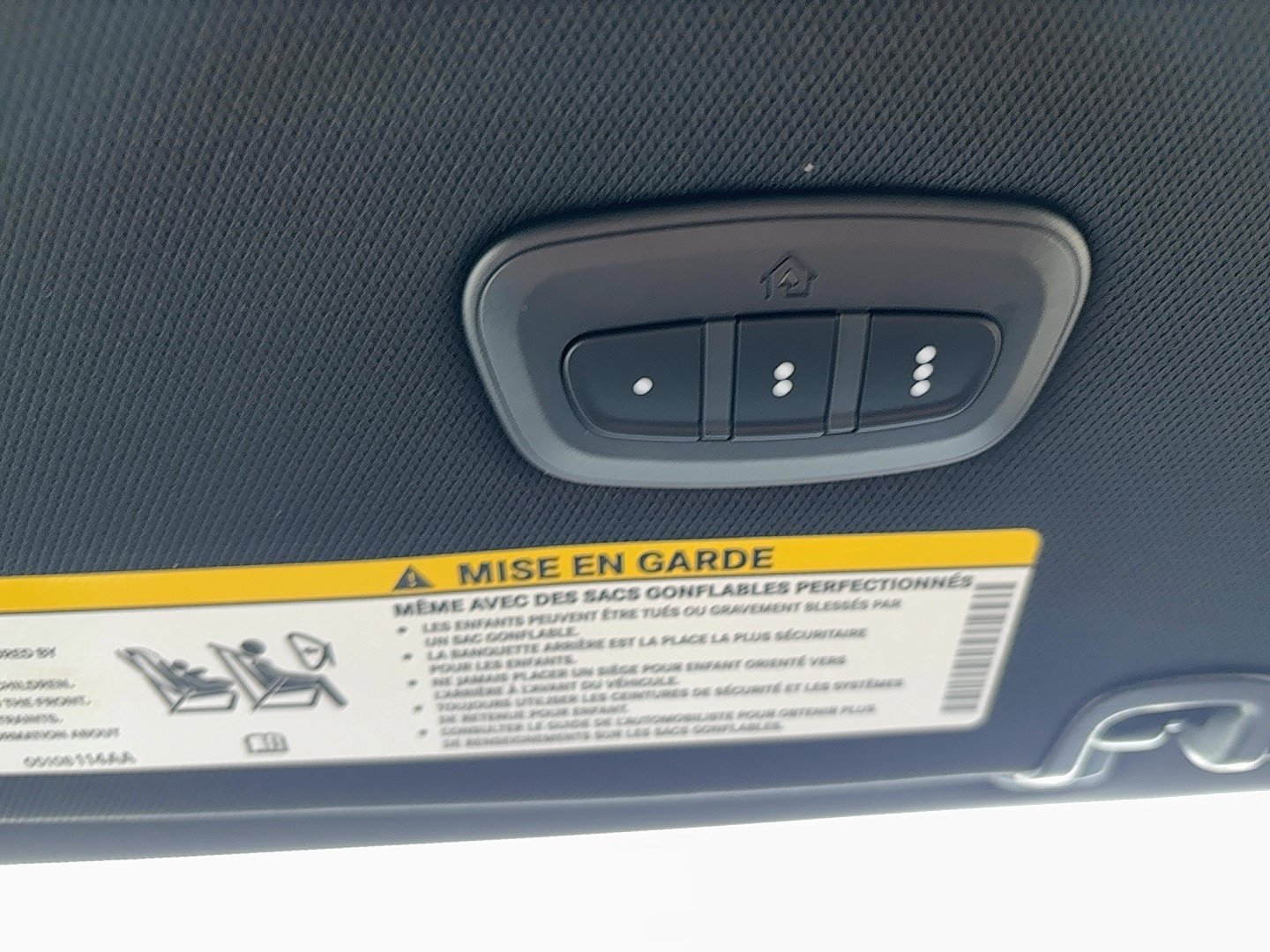 New 2027 Chrysler Pacifica Select AWD/4WD image 31
