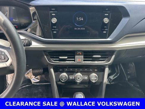 Certified 2024 Volkswagen Taos SE w/ Black Wheel Package FWD image 20