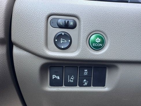 Used 2016 Honda Pilot Touring image 37