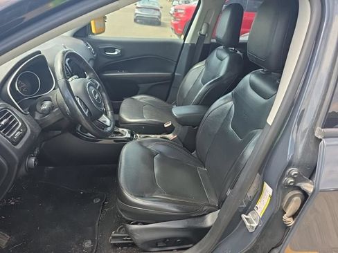 Used 2018 Jeep Compass Limited AWD/4WD image 5