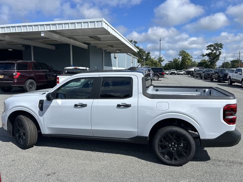 Used 2025 Ford Maverick XLT w/ Black Appearance Package AWD/4WD image 4