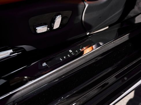 Used 2025 Rolls-Royce Spectre w/ Spectre Launch Package AWD/4WD image 33