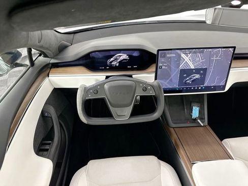 Used 2022 Tesla Model S image 20