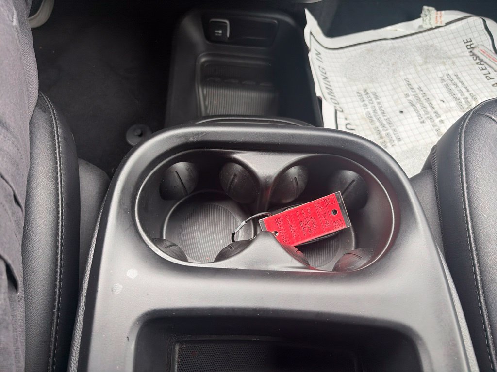 Used 2025 Chrysler Pacifica Select FWD image 23