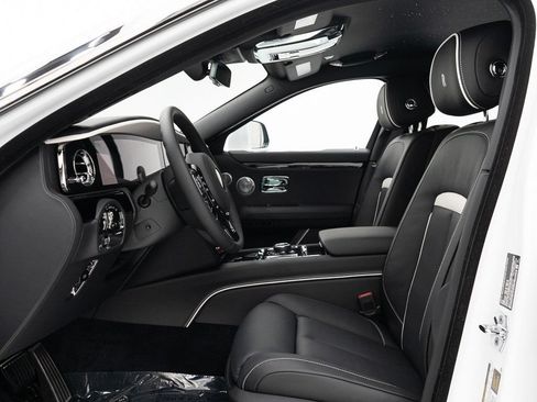 Used 2025 Rolls-Royce Ghost AWD/4WD image 16
