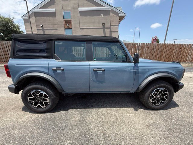 Used 2023 Ford Bronco 4-Door AWD/4WD image 4
