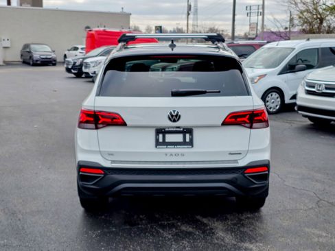 Used 2024 Volkswagen Taos SE w/ Taos Adventure Package image 18